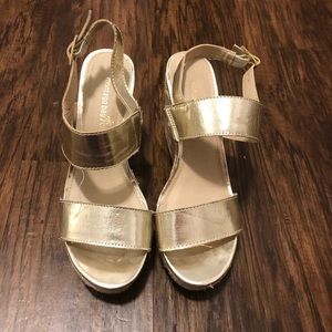 Montego Bay Gold size 7 Espadrille Wedge Sandal
